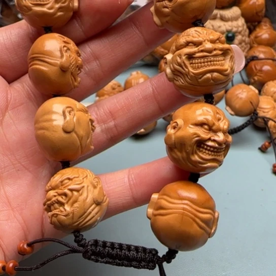 吊坠桃核橄榄雕工艺品