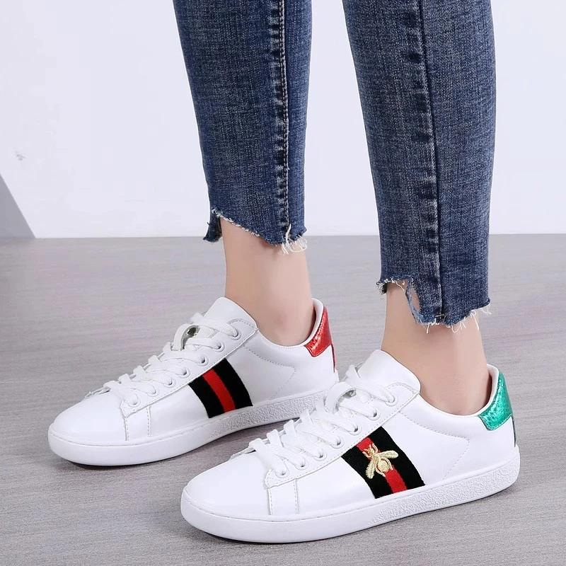 小白鞋女2025年新款春秋真皮小蜜蜂鸳鸯鞋百搭学生舒适休闲板鞋