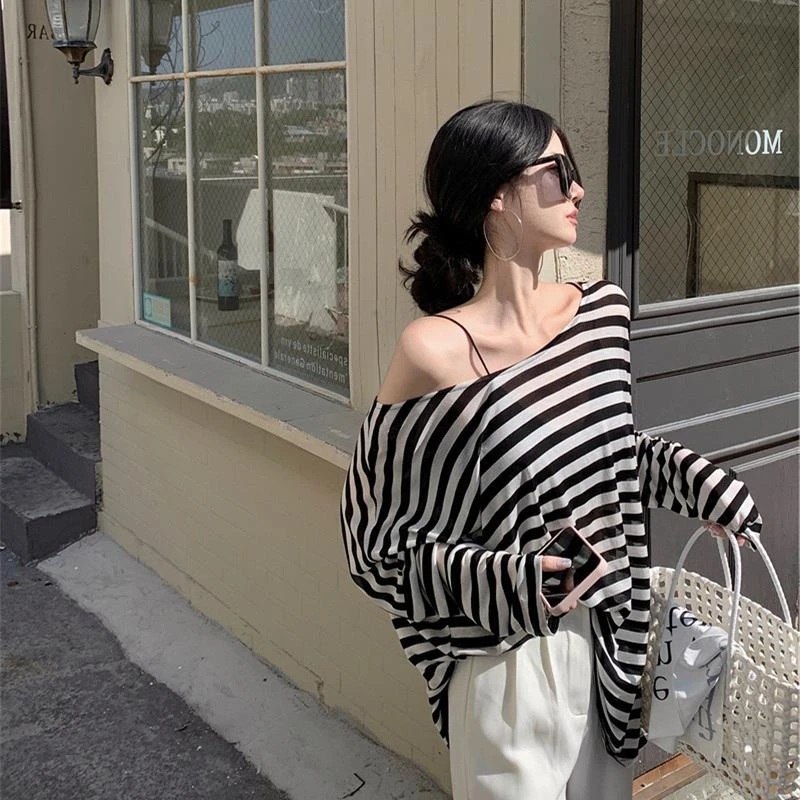 一字领露肩条纹长袖防晒t恤女夏季薄款冰丝针织罩衫短款上衣