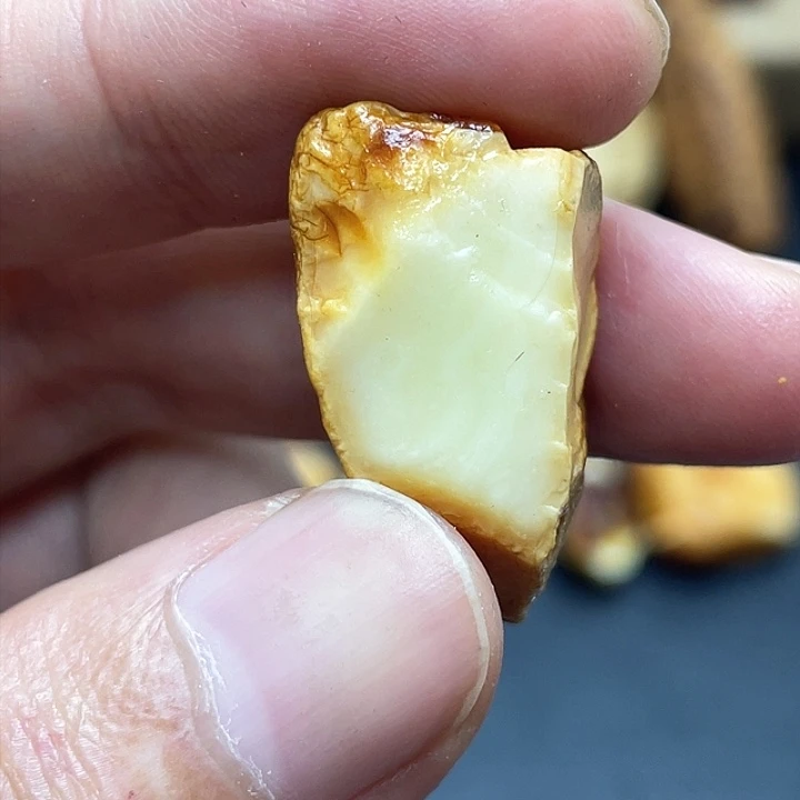 定制琥珀未镶嵌定制