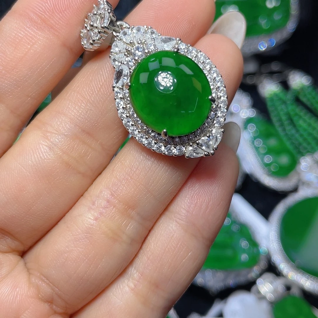 翡翠颈饰银S925镶嵌翡翠