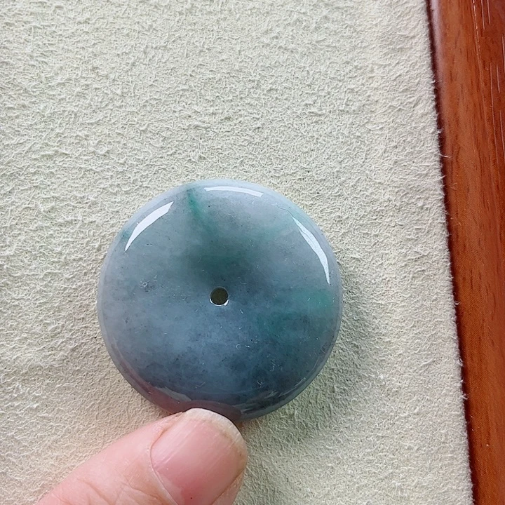 翡翠未镶嵌颈饰孤品