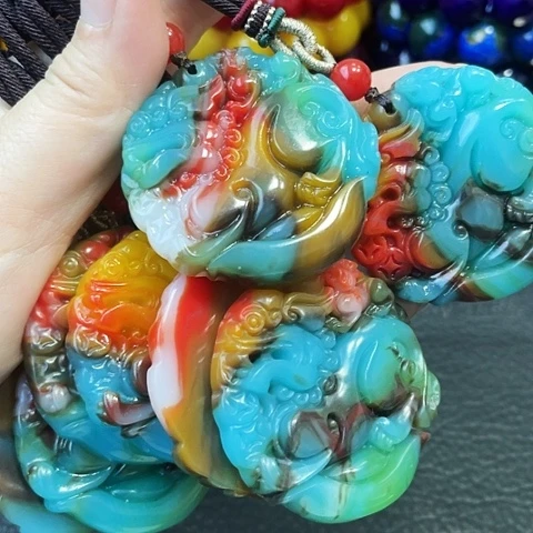 玛瑙未镶嵌手饰雪山重楼吊坠