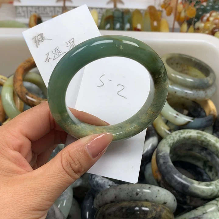 未镶嵌蛇纹石玉手镯