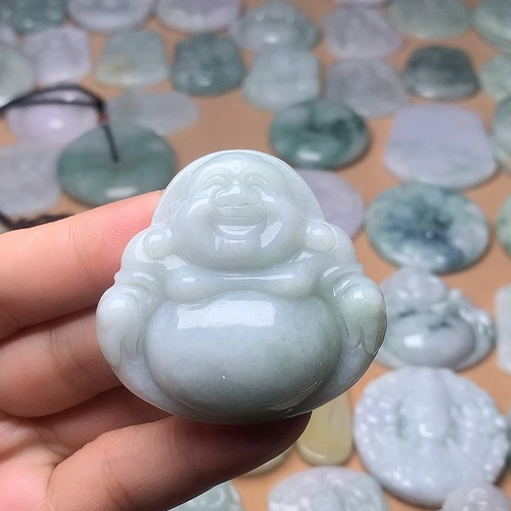 翡翠未镶嵌颈饰佛