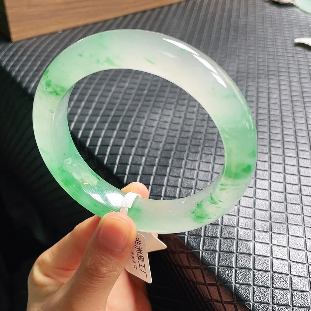 未镶嵌手镯59石英质玉
