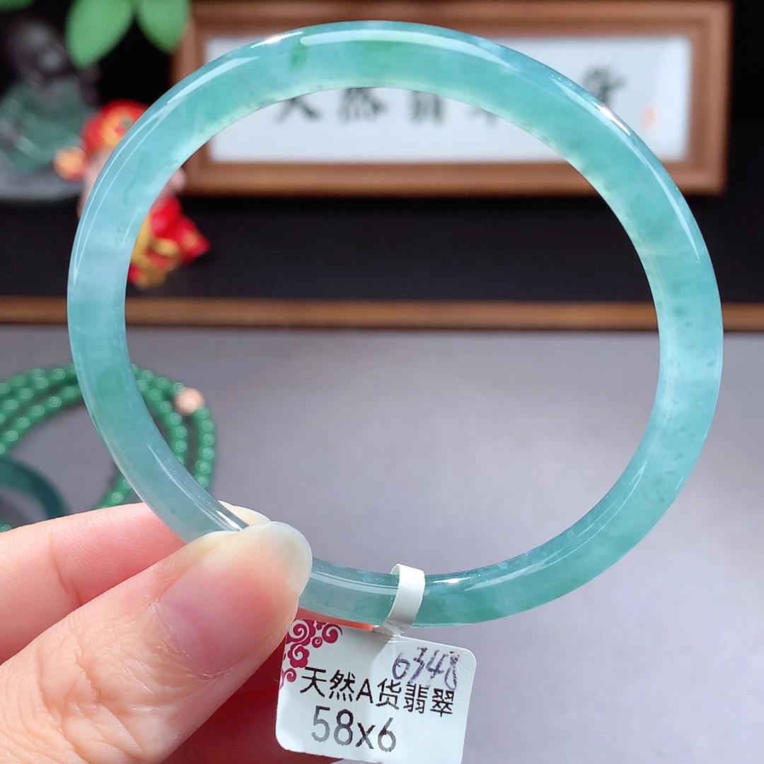 未镶嵌手镯（圆镯）翡翠