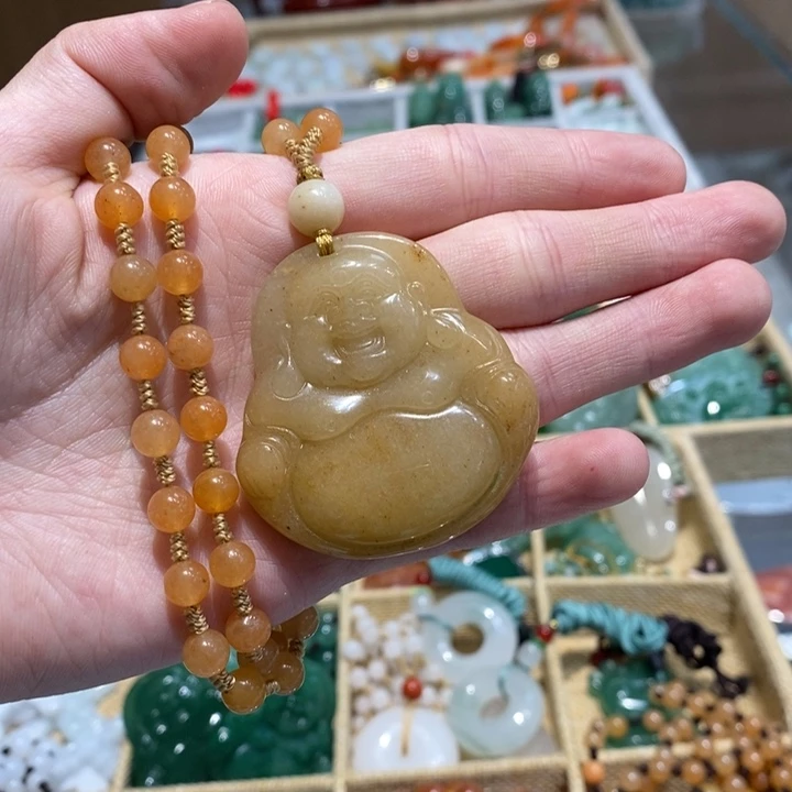 石英质玉未镶嵌颈饰