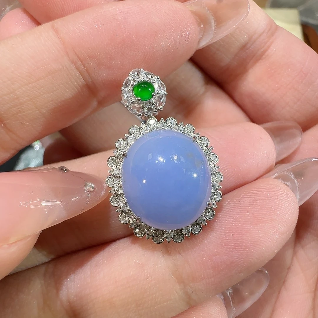 【闪购商品】颈饰18K金镶嵌翡翠