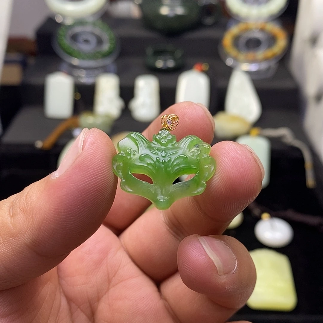 和田玉18K金镶嵌吊坠(赠链)