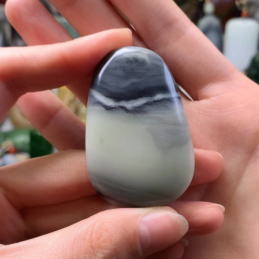 和田玉颈饰未镶嵌努**习