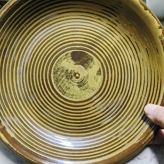 瓷片瓷器，各种摆件，瓷片，均有瑕疵。口径26cm。