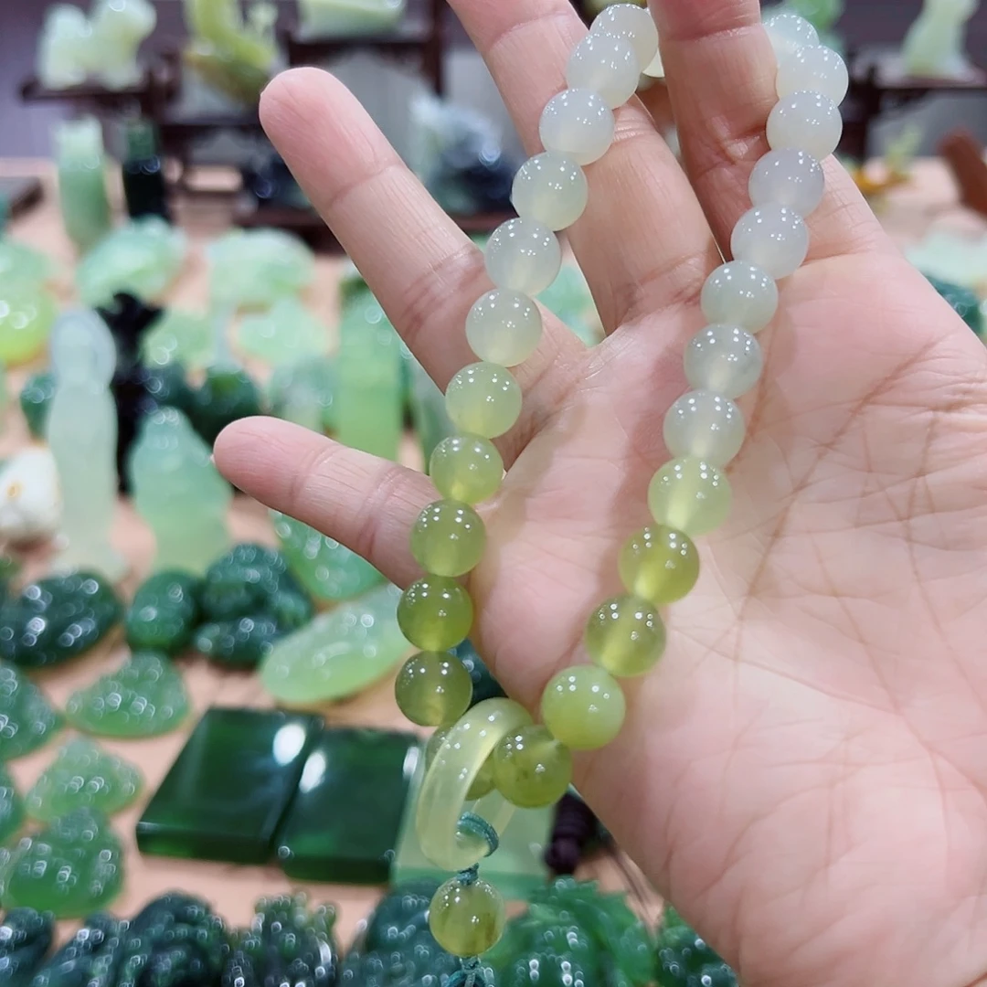 蛇纹石玉未镶嵌手持