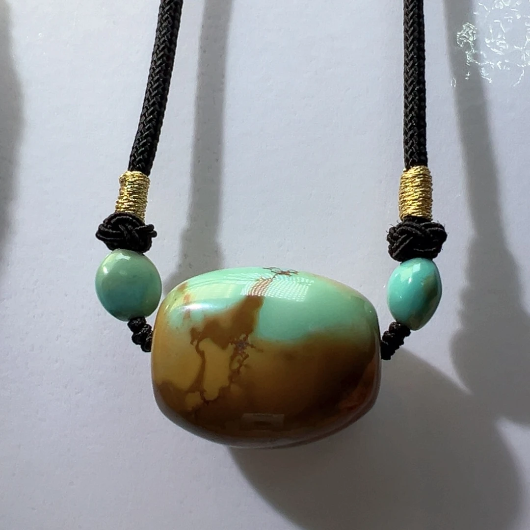 绿松石未镶嵌挂件