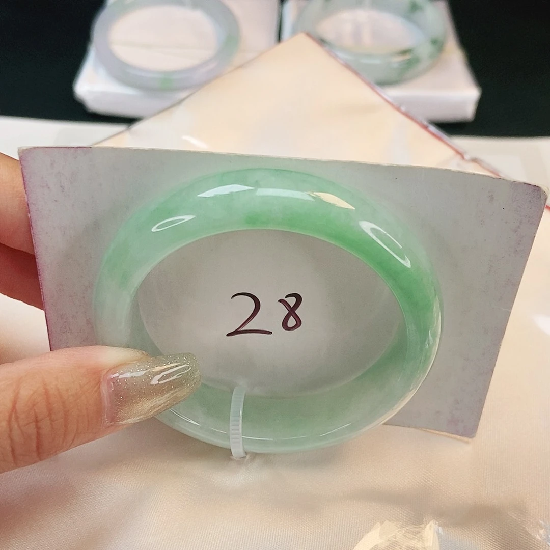 翡翠手镯未镶嵌 正圈50+