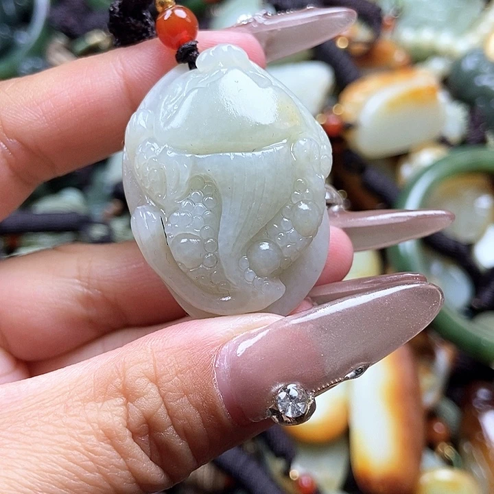 和田玉颈饰未镶嵌