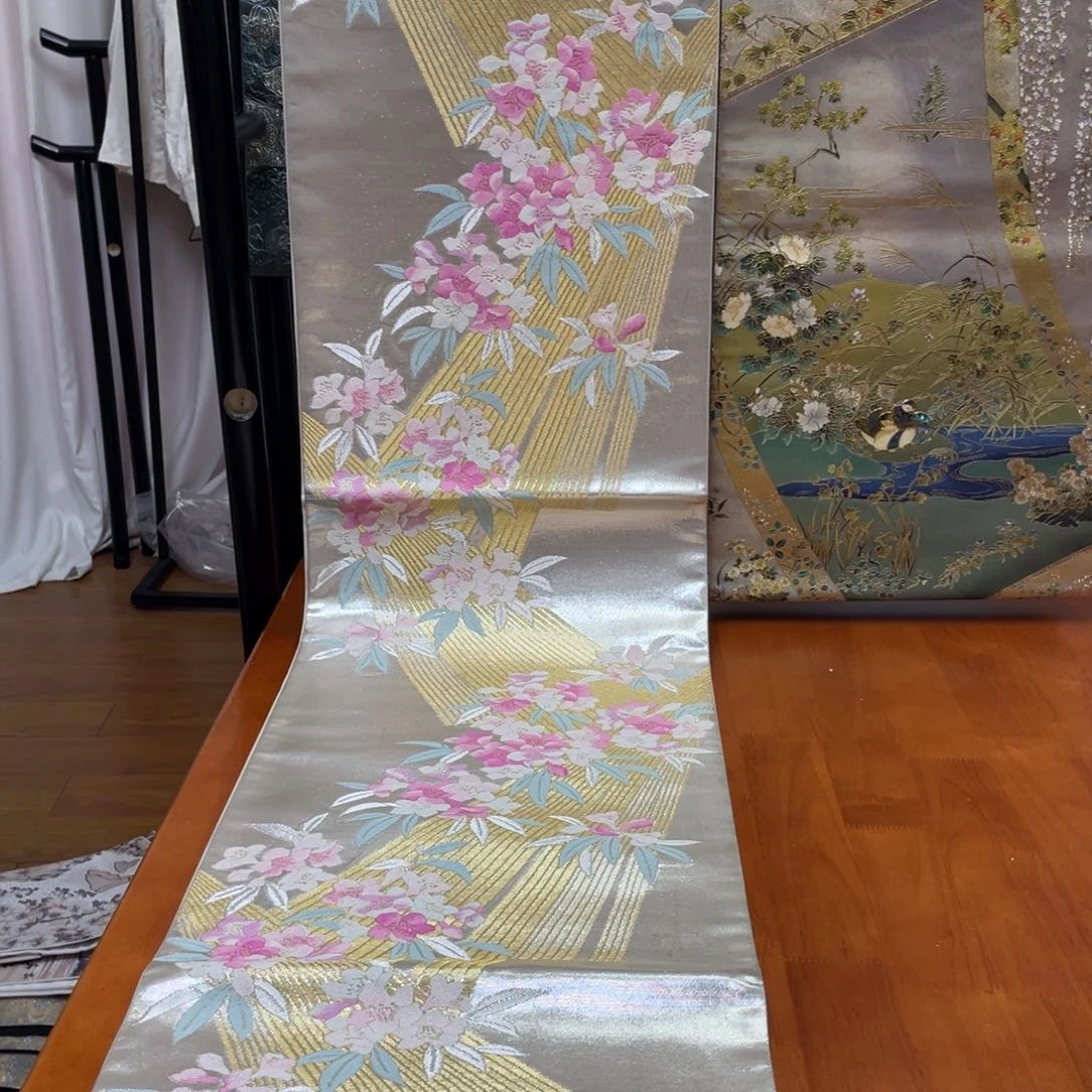 织绣六通织银樱花纹