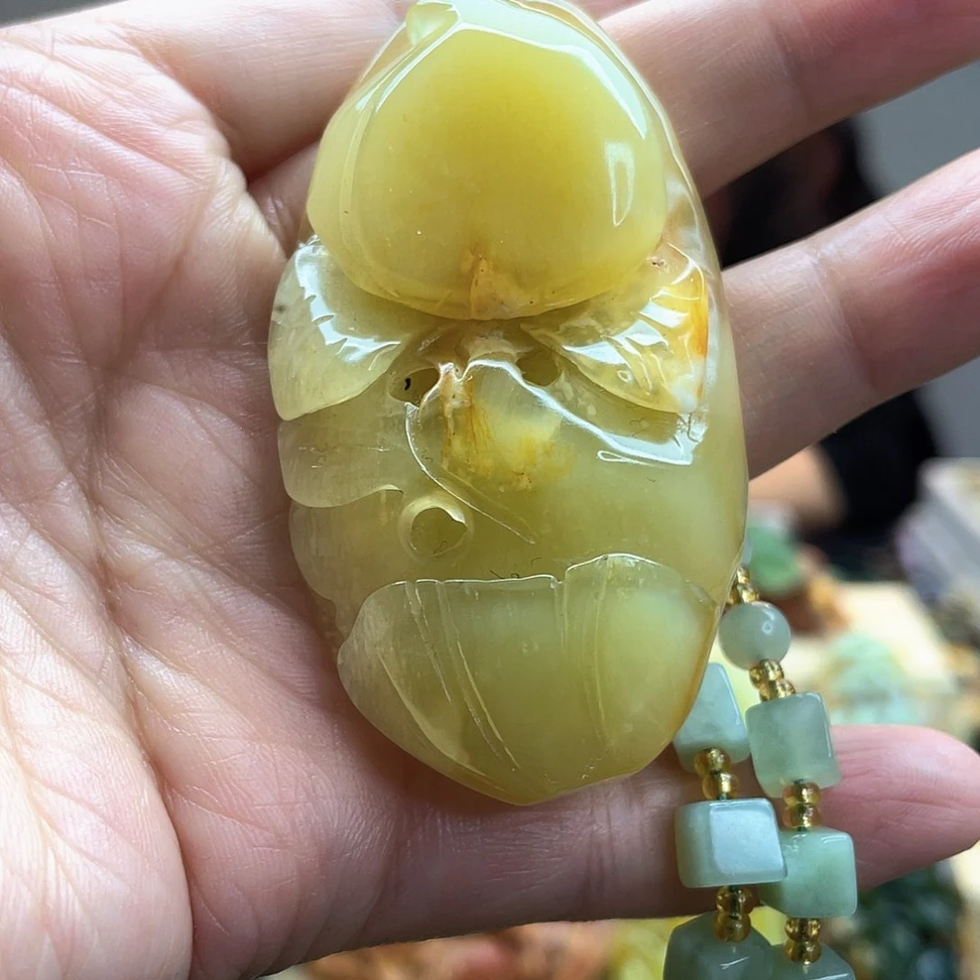 蛇纹石玉颈饰未镶嵌