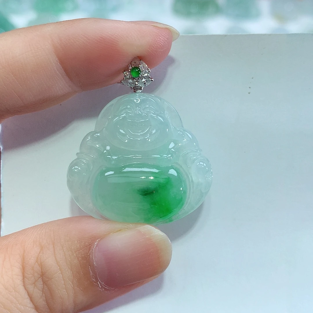 翡翠18K金镶嵌颈饰佛