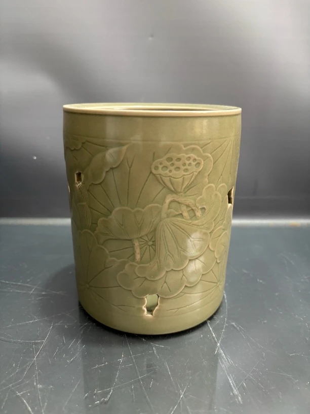 手工艺荷花荷叶造型笔筒陶瓷