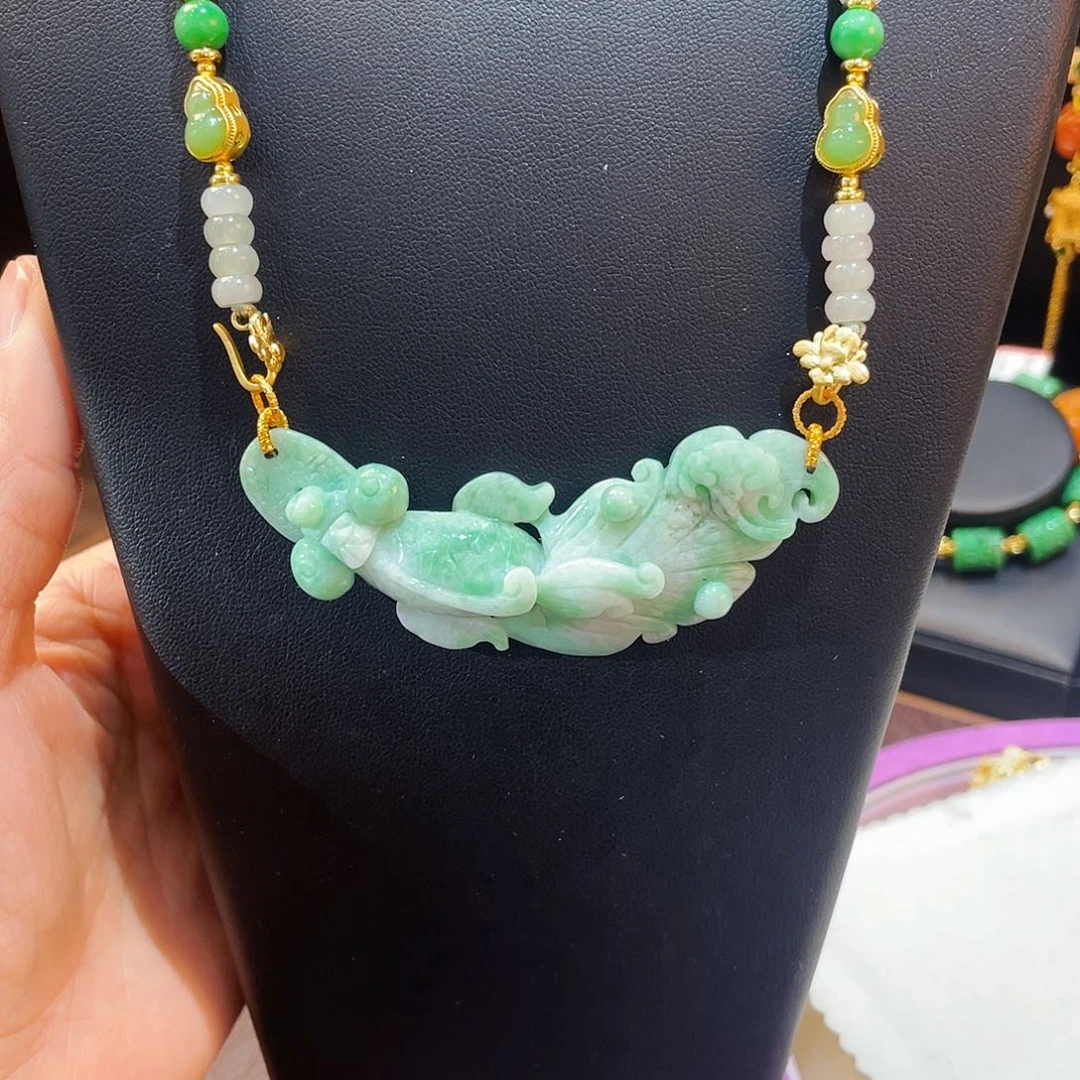 翡翠颈饰未镶嵌吊坠