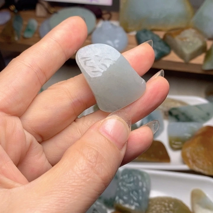 翡翠未镶嵌颈饰天然