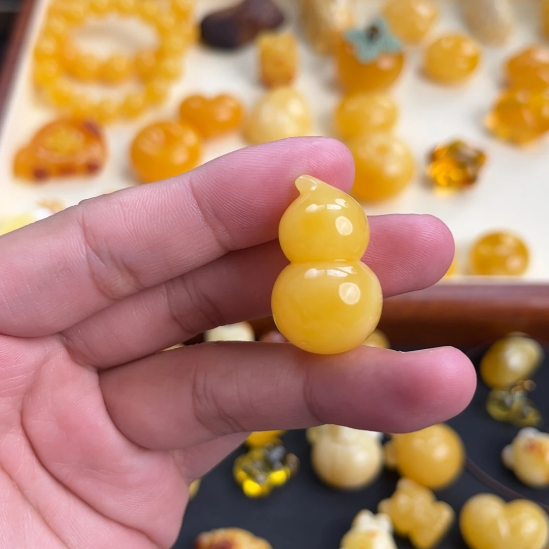 琥珀未镶嵌珠宝奇石