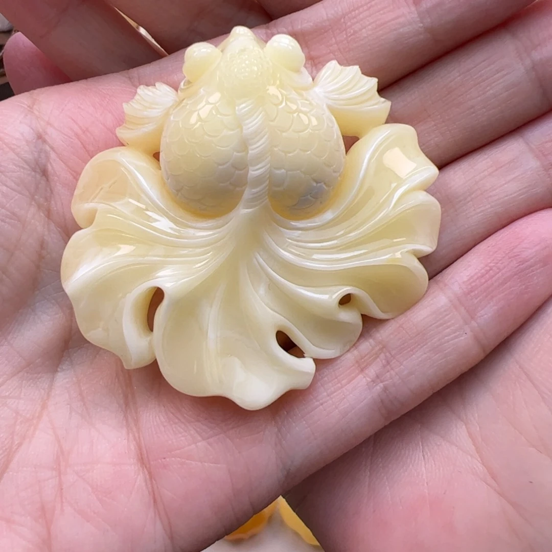 发***呆未镶嵌琥珀裸石蜜蜡