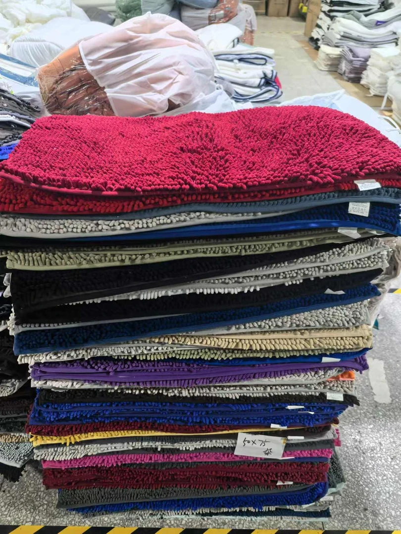 《厚广家》3楼50×75杂款雪尼尔加厚吸水防滑浴室地垫 发2张微瑕疵