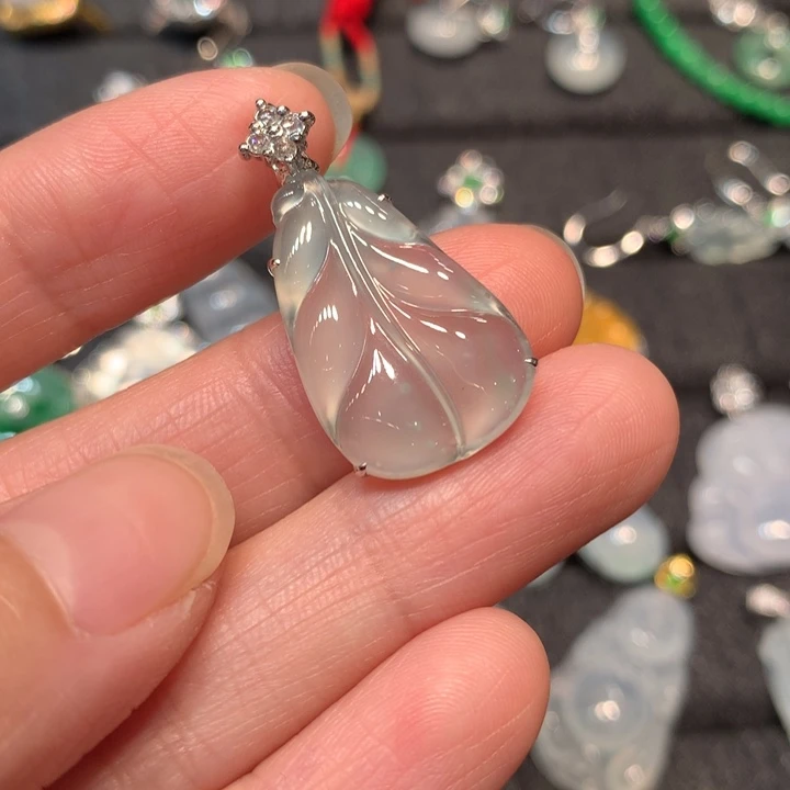 【闪购商品】颈饰18K金镶嵌翡翠翡翠