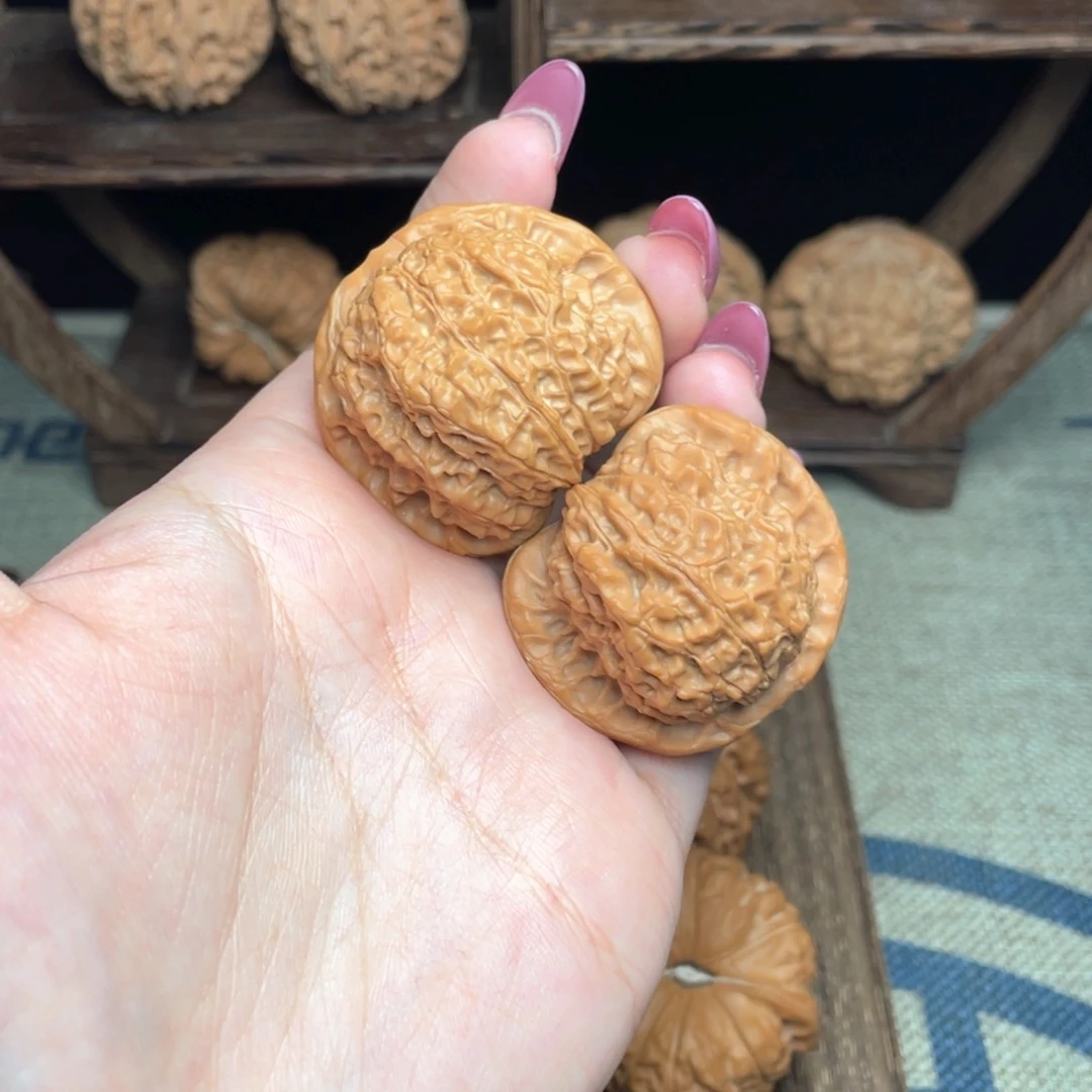 文玩核桃把件40血麒麟