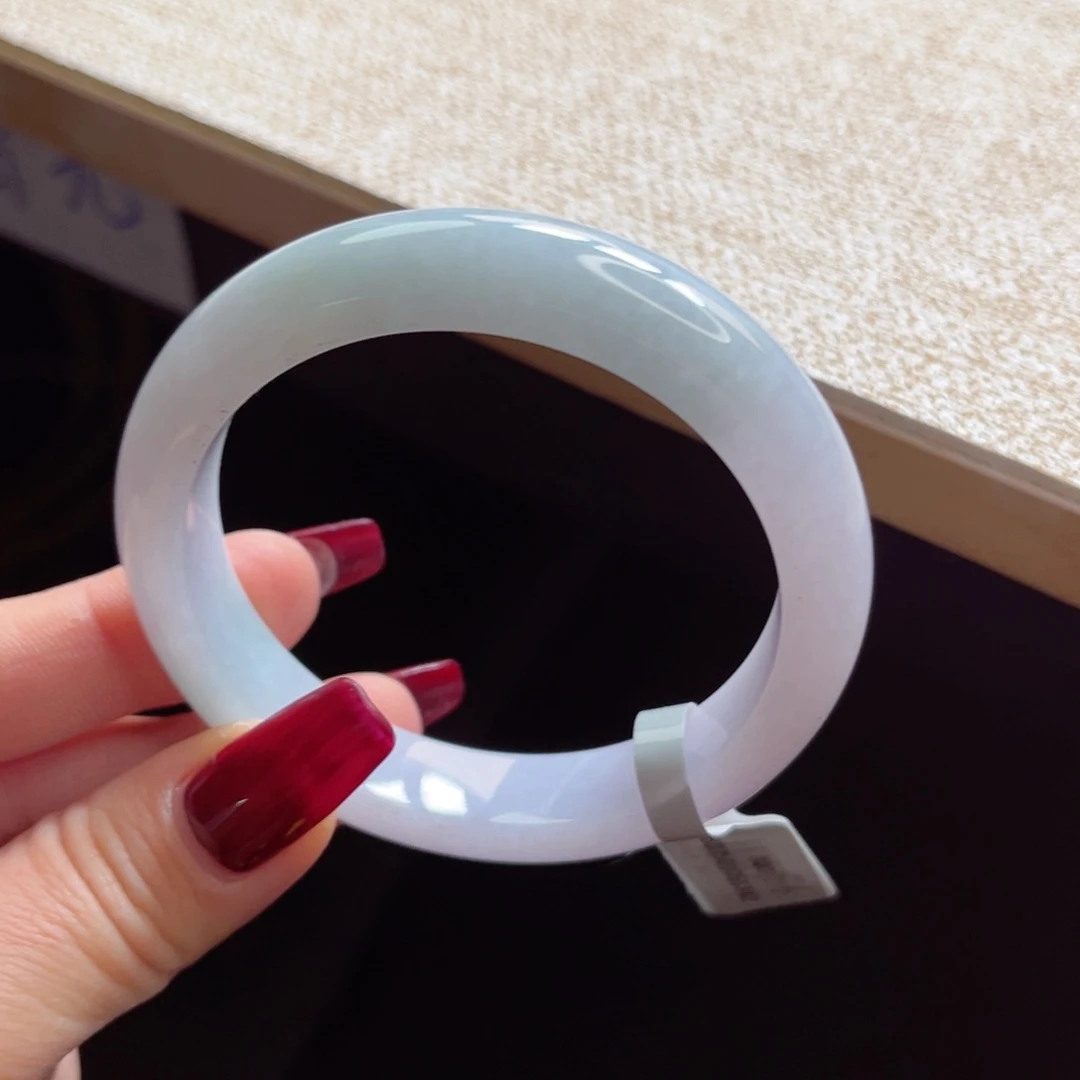 翡翠手镯未镶嵌手镯