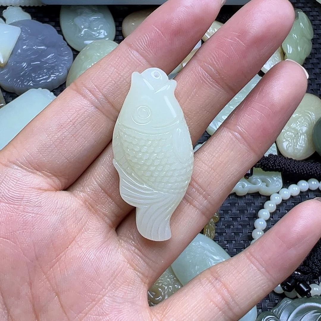 和田玉未镶嵌颈饰卡43