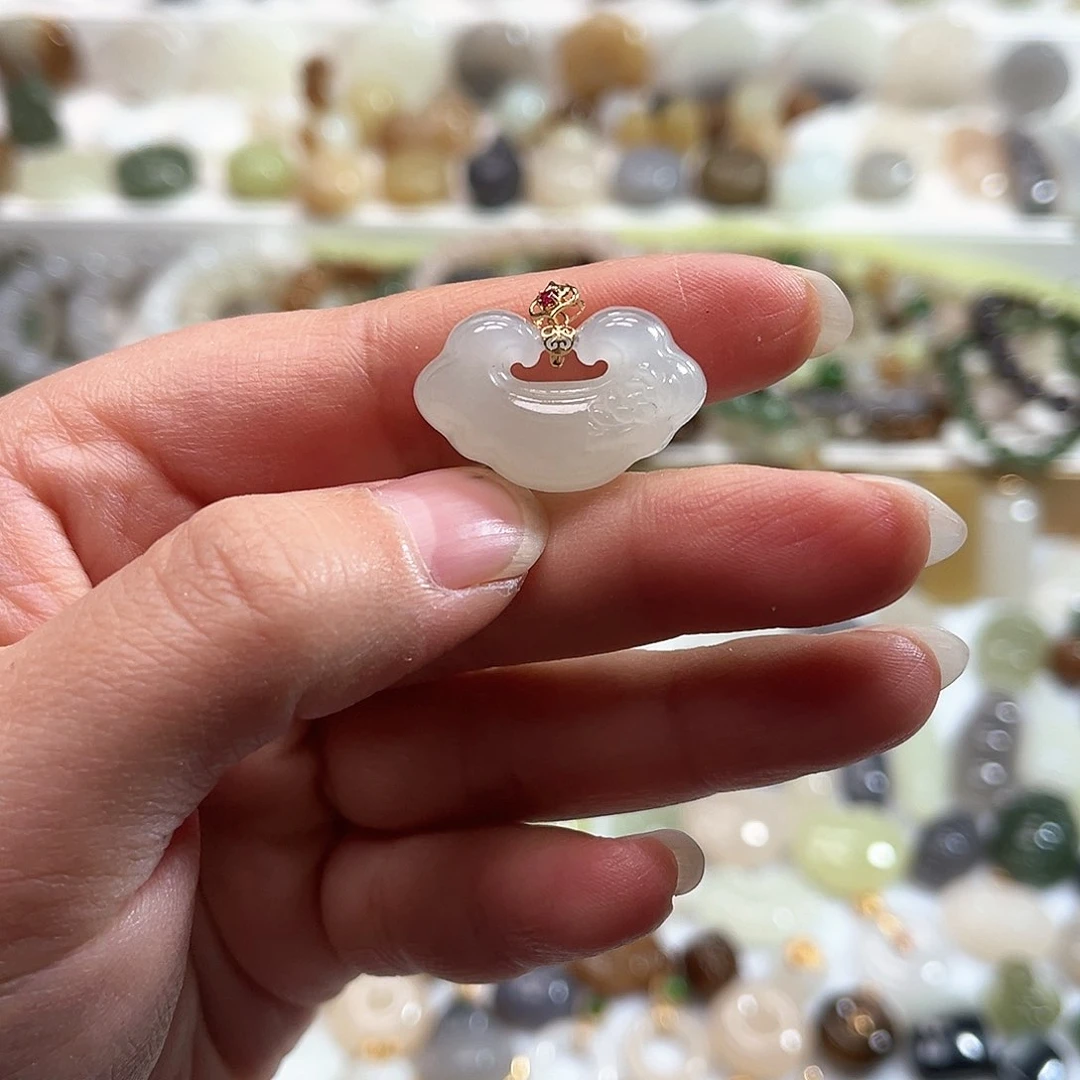 和田玉吊坠(不含链)18K金镶嵌汐*
