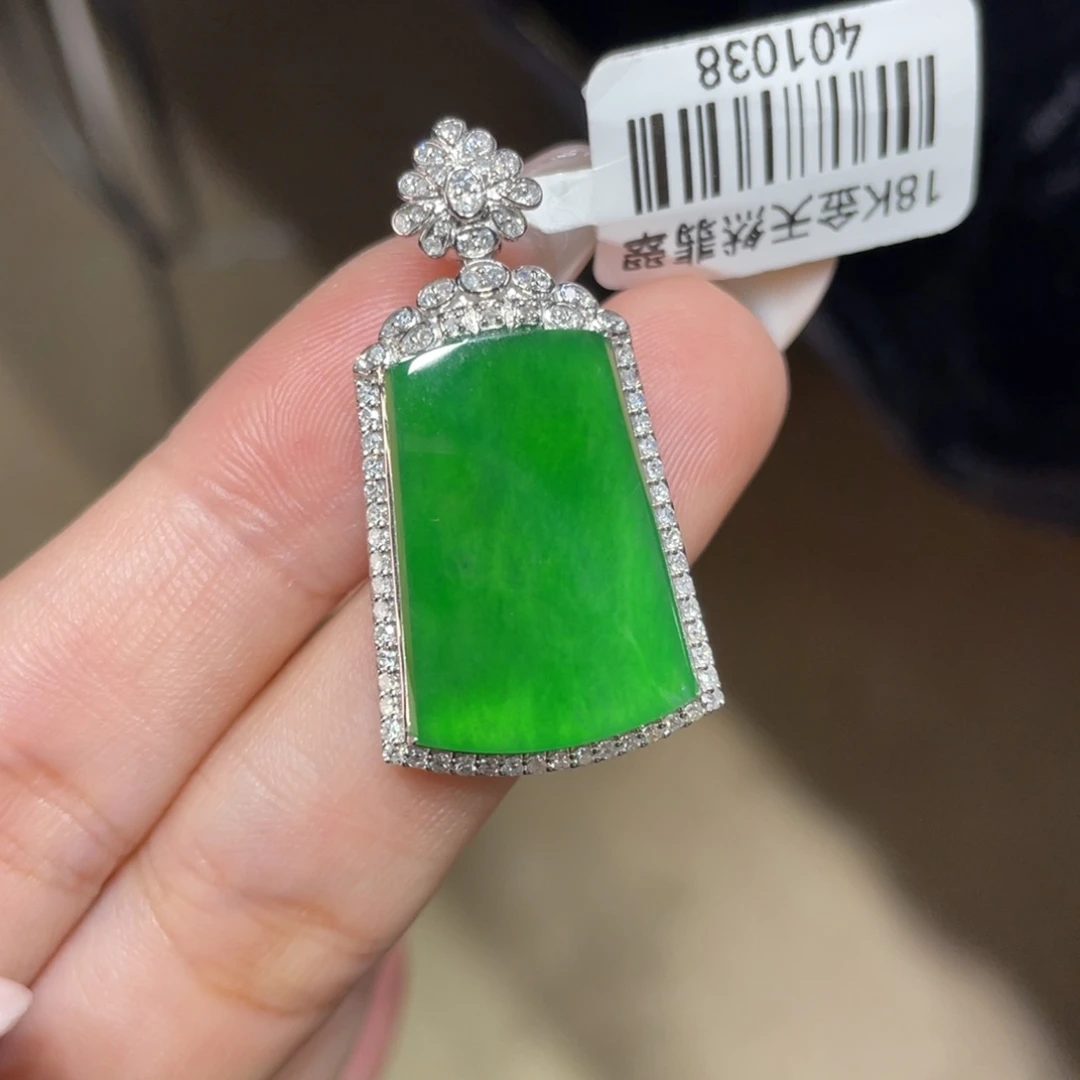 翡翠颈饰18K金镶嵌天然缅甸翡翠a货