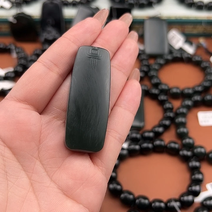 J***.和田玉未镶嵌手链