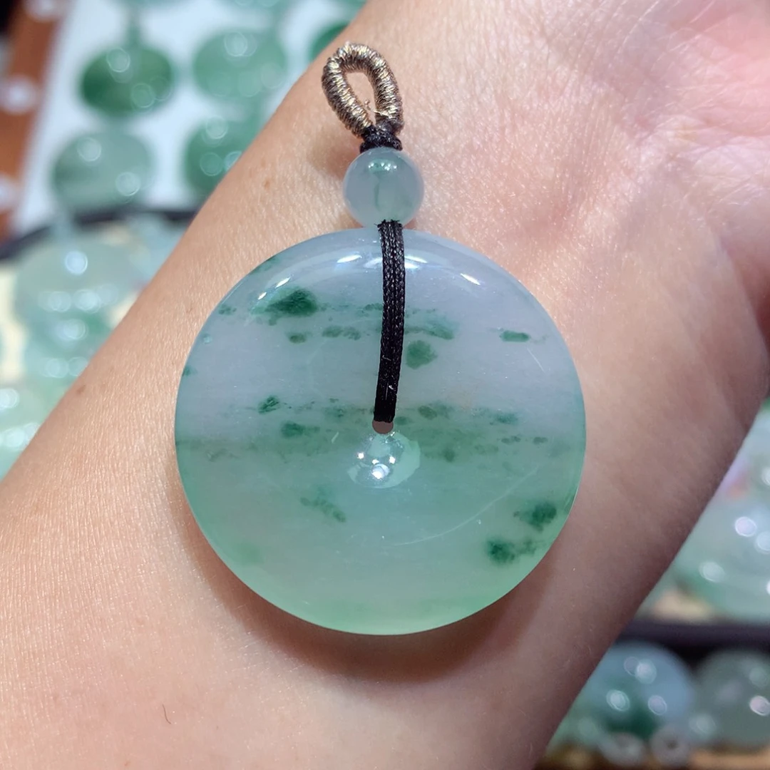 翡翠未镶嵌颈饰29尺寸30.3*5.8