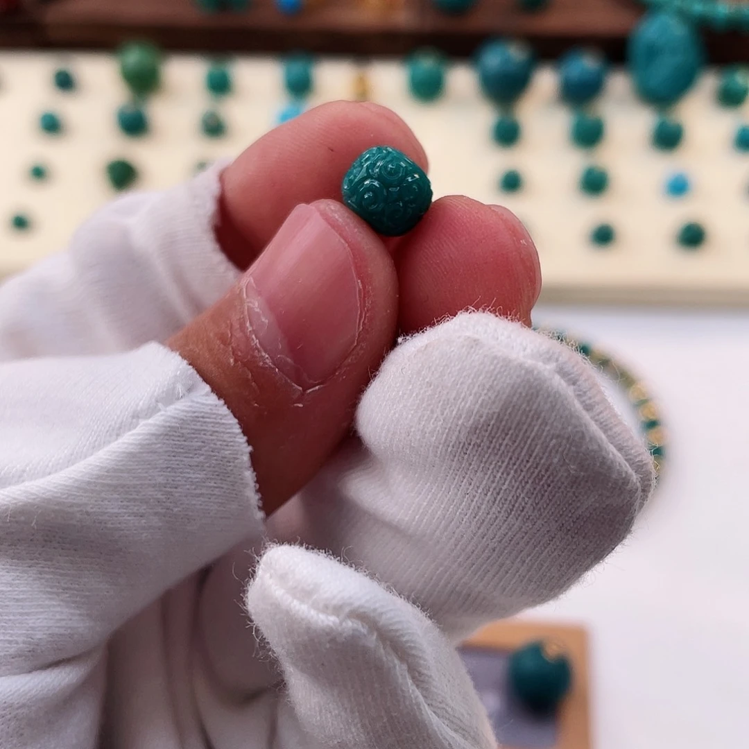 绿松石颈饰未镶嵌