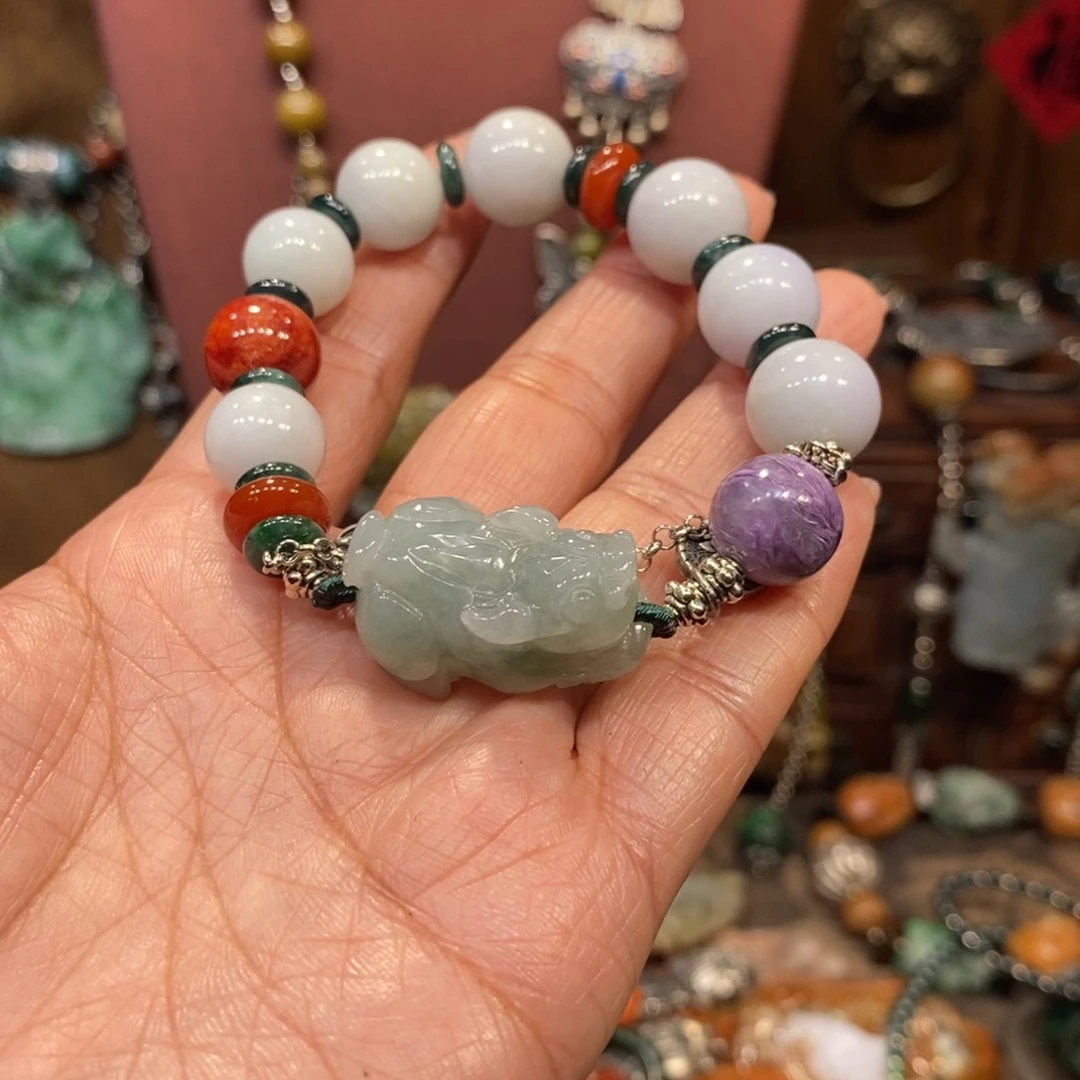 翡翠吊坠(赠链)未镶嵌