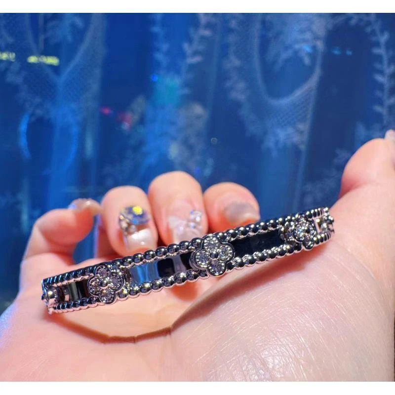 【六言珠宝】万花筒四叶草手镯时尚轻奢 白