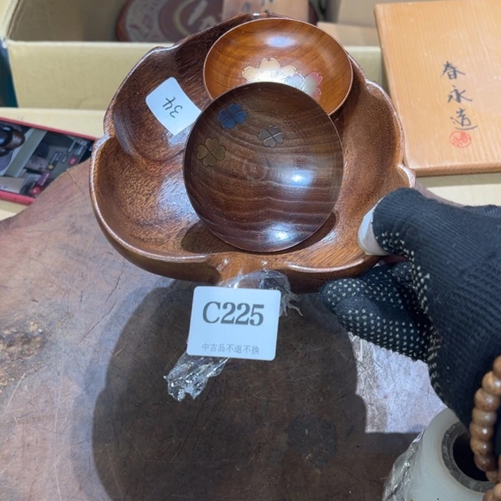 瓷器周边默认瑕疵1?**猫