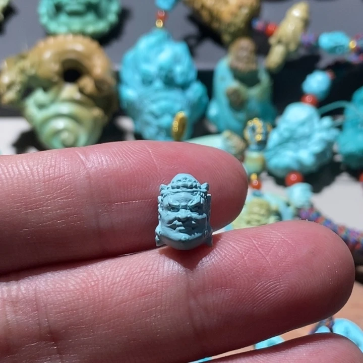 绿松石未镶嵌颈饰