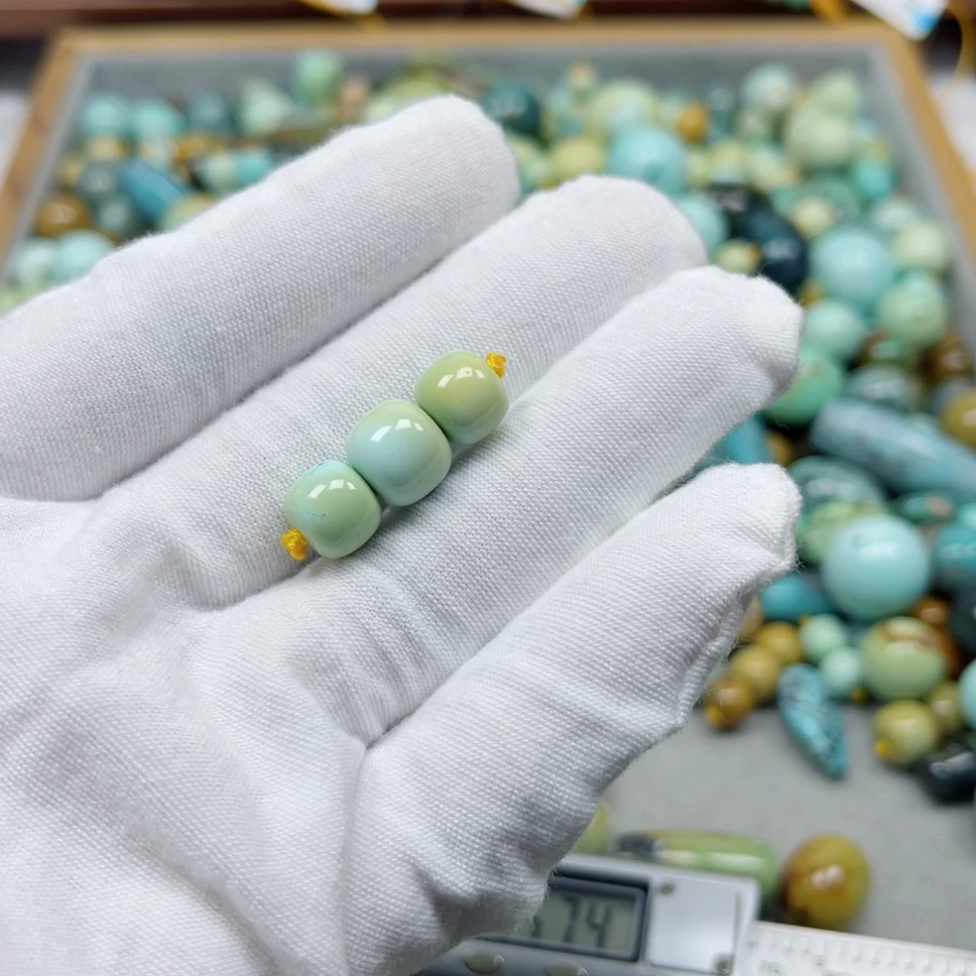 绿松石未镶嵌挂件