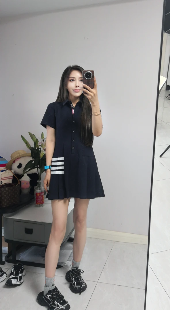 南油欧货学院风黑色连衣裙