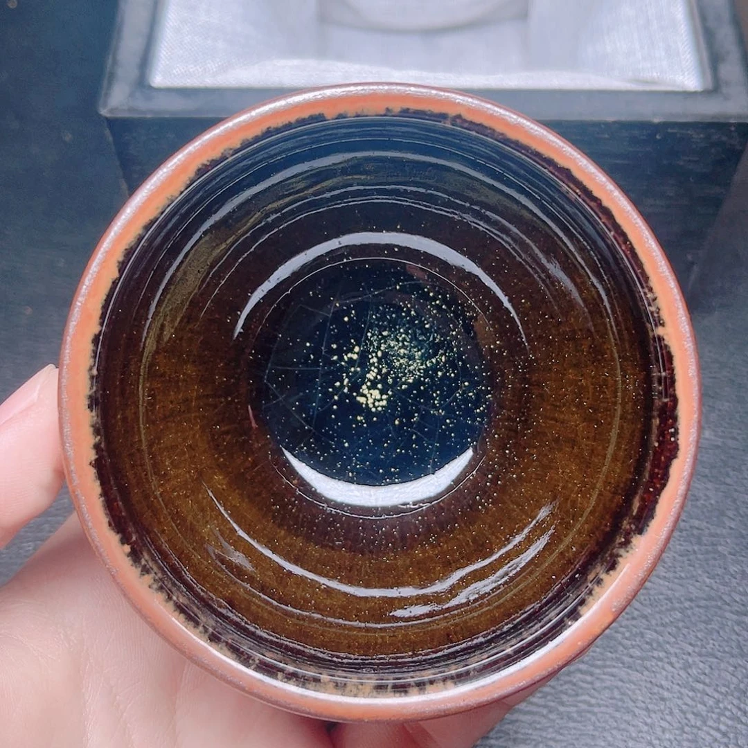 茶盏滴滴答答的声音响