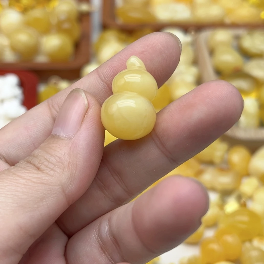 蜜蜡未镶嵌裸石配饰