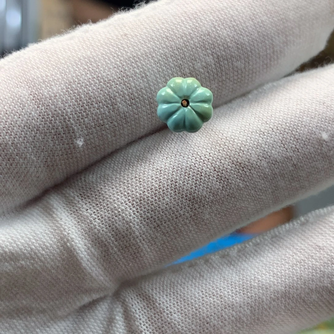 绿松石未镶嵌挂件