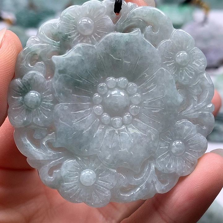 翡翠未镶嵌颈饰花开富贵福利