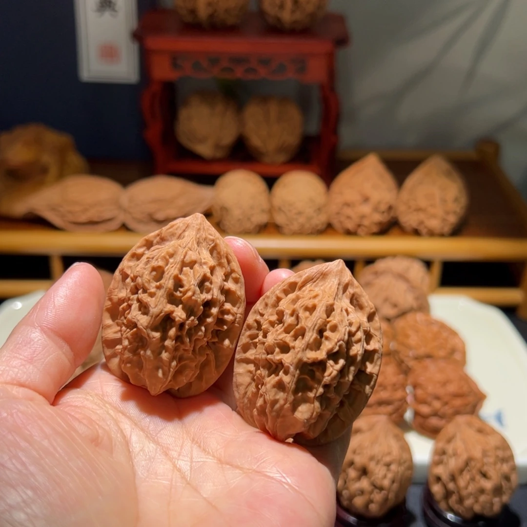 二***子把件文玩核桃铁甲虎