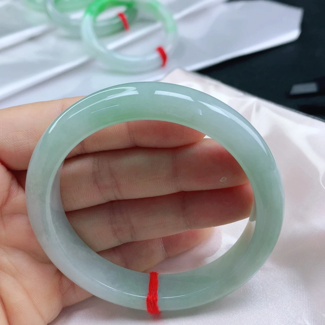 翡翠手镯未镶嵌57+果绿翡翠手镯